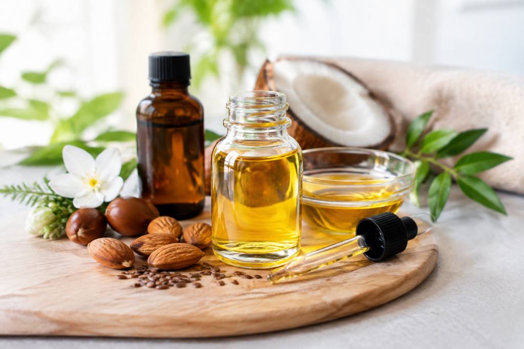 Huiles naturelles : bienfaits et conseils pour les intégrer à votre routine beauté